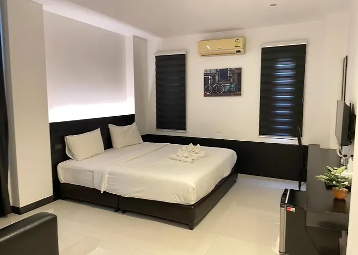 Azz Hotel